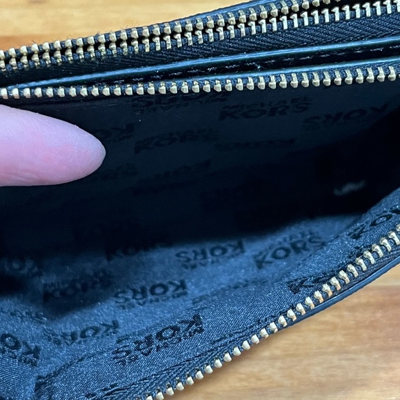 Michael Kors Black Leather Jet Set Wristlet NWT - Picture 7 of 7